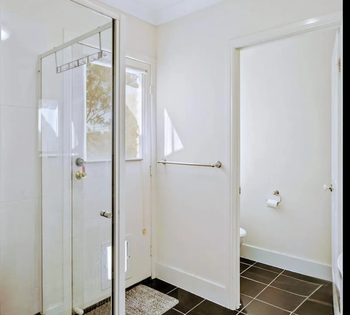 Modern Home - 10 Guests - 5 Bedrooms And Pool Bundamba
