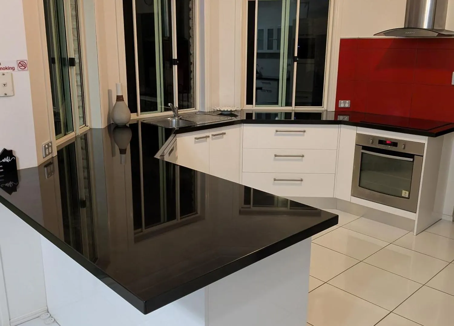 Holiday home Modern Home - 10 Guests - 5 Bedrooms And Pool Bundamba