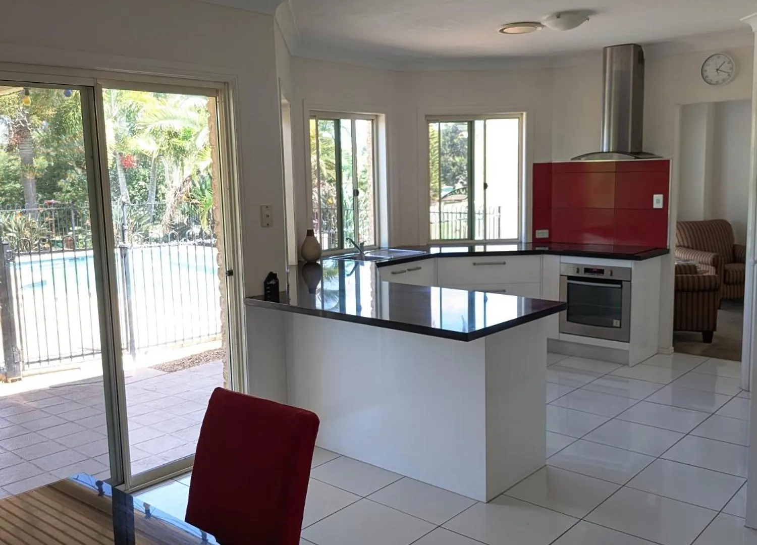 Modern Home - 10 Guests - 5 Bedrooms And Pool Bundamba