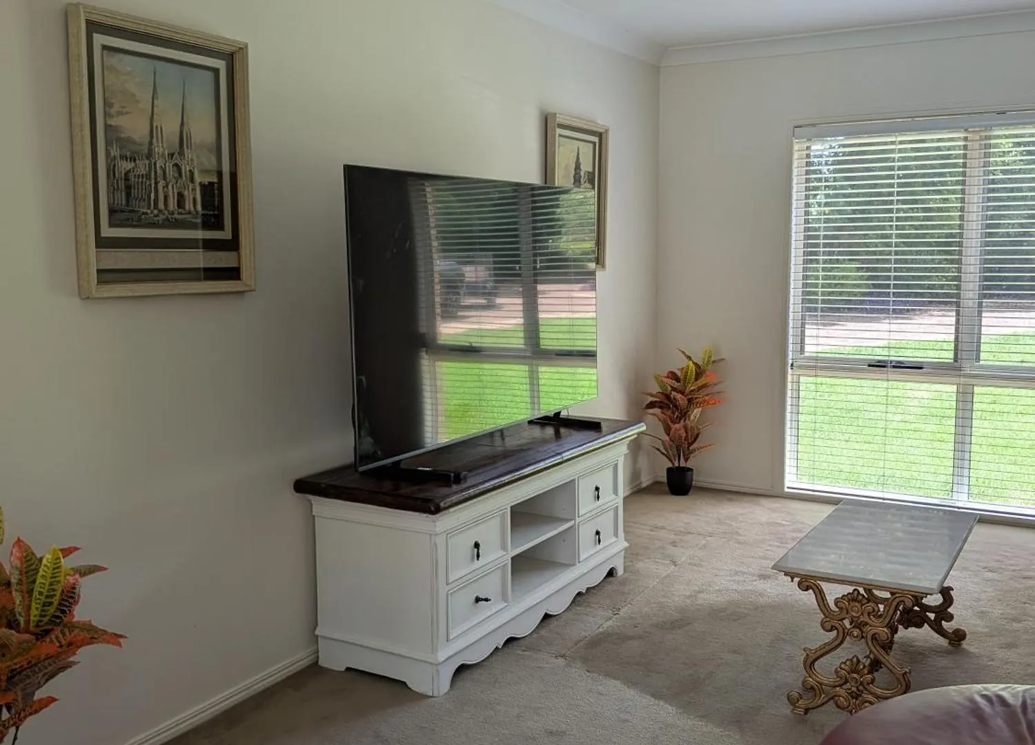 Holiday home Modern Home - 10 Guests - 5 Bedrooms And Pool Bundamba